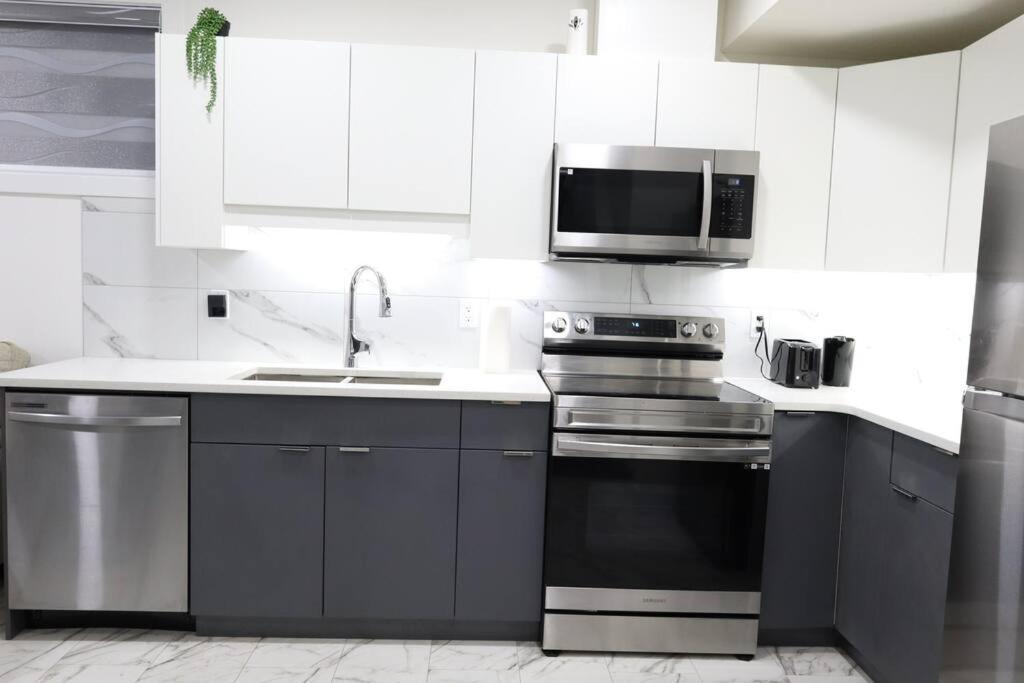 Patels West Getaway Apartment *